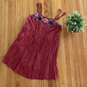 American eagle red embroidered top S/P